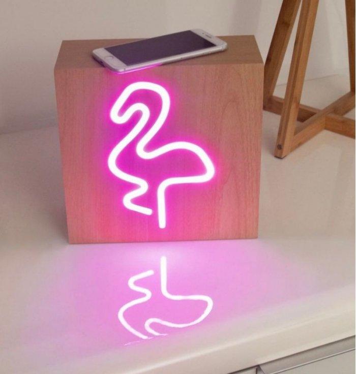 BigBen - Enceinte Neon Bois avec induction - Flamingo - taille L  - 1