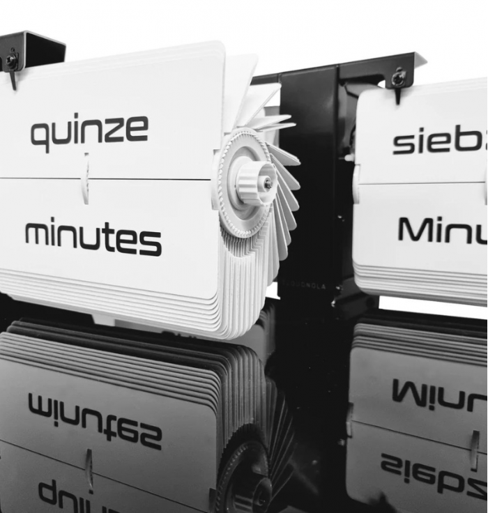 Cloudnola - Horloge Flip Out Texte - Noir Blanc  - 3