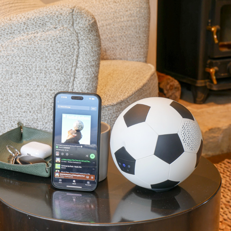 Steepletone - Enceinte Bluetooth Ballon Football - Enceinte sans-fil Steepletone - Enceinte Bluetooth Ballon Football - Enceinte sans-fil