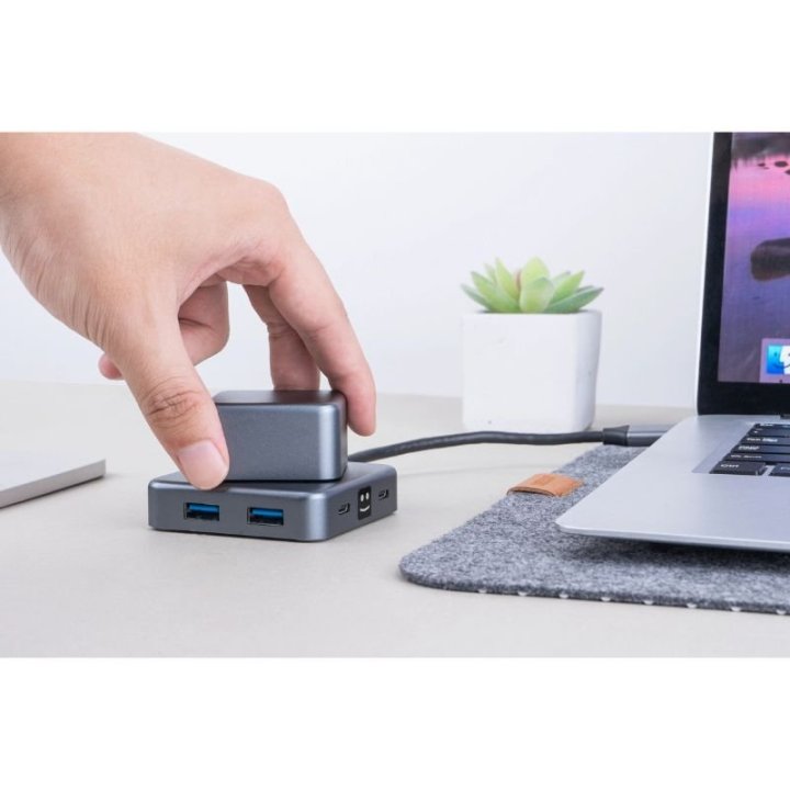 Xoopar CUBBI – Hub de Charge 7-en-1 USB-C, USB-A, HDMI et Audio