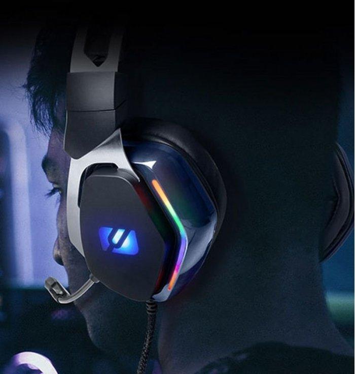 M - 230 GH - Casque Gaming Avec Micro - Un casque gaming avec micro intégré et lumière led 
