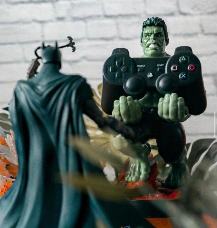 Exquisite Gaming - Support Téléphone - Manette - Hulk - Le support manette et téléphone Hulk ultime pour les collectionneurs
