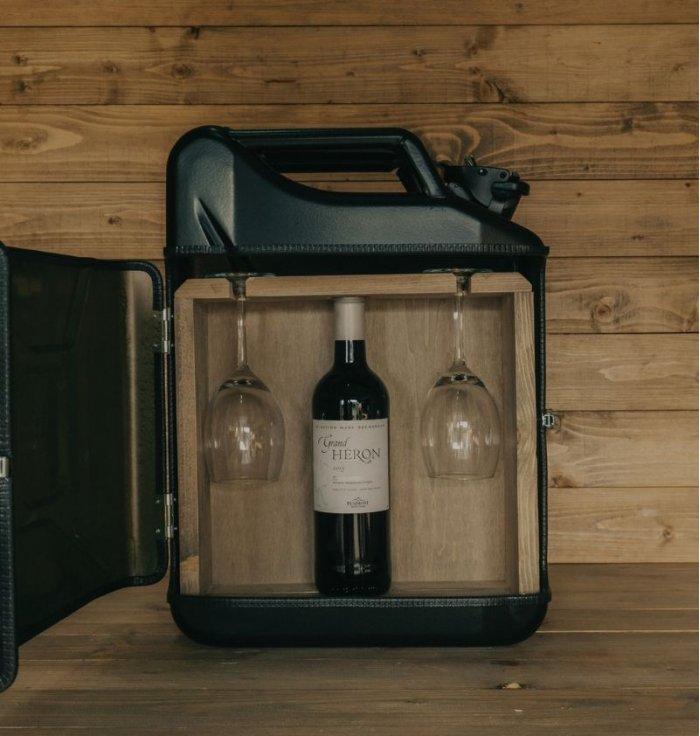 Designedbyman - Jerrycan - Bar à vin - Noir - Ce jerrycan en acier est super unique et pratique à emporter avec vous en toute oc