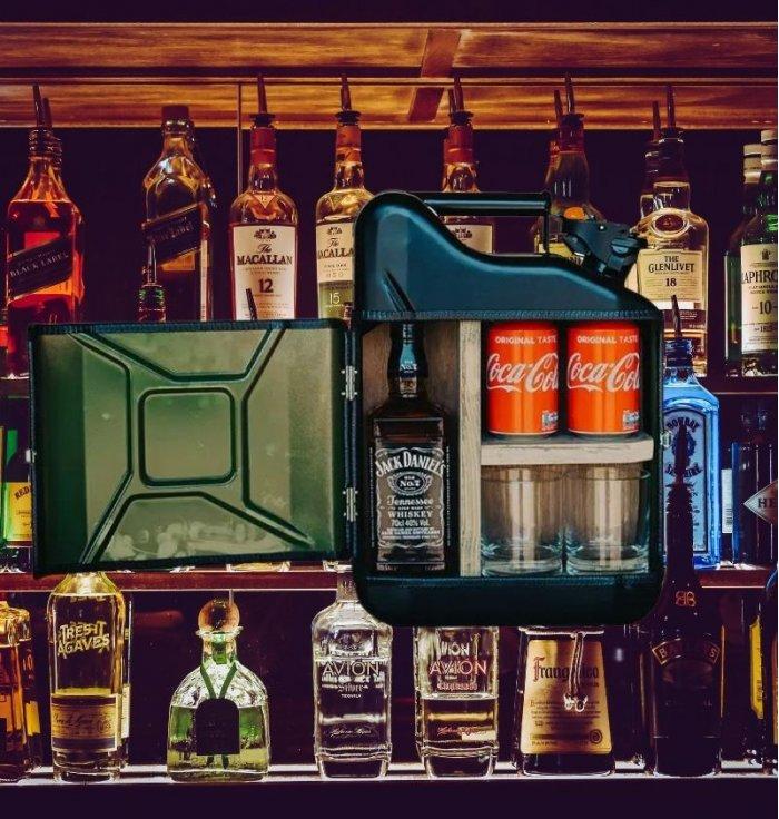 Designed By Man - Jerrycan - Jack Daniels - Noir - Le Coffret Jack Daniels est livré sans boissons, comprenant 2 verres Tumbler 