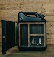 Designed By Man - Jerrycan Bar - Gin - Noir - Les jerrycans en acier étaient à l'origine utilisés pour transporter le carburant 